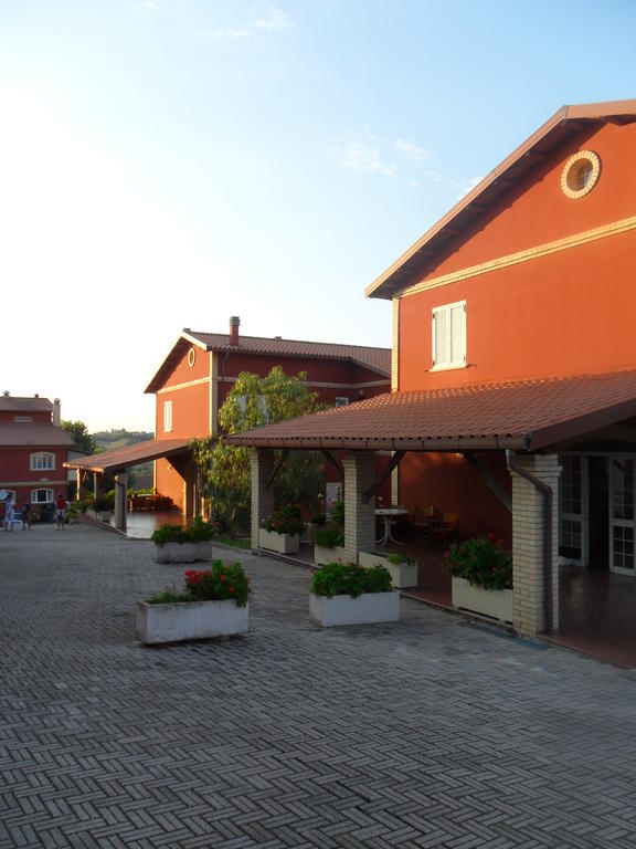 Fattoria Cerreto Hotel มอชาโน ซานตานเจโล ภายนอก รูปภาพ
